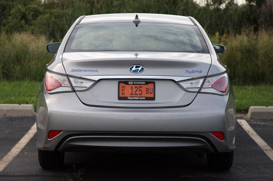  Hyundai Sonata Hybrid 2010 года  (фото 35 из 83)